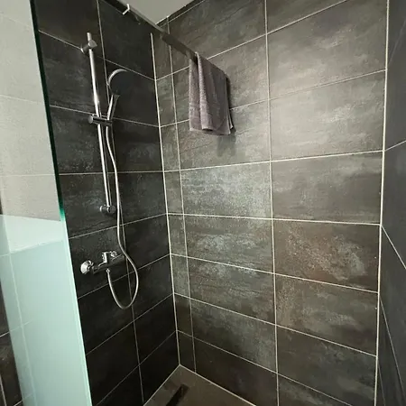 Appartement International 8 *